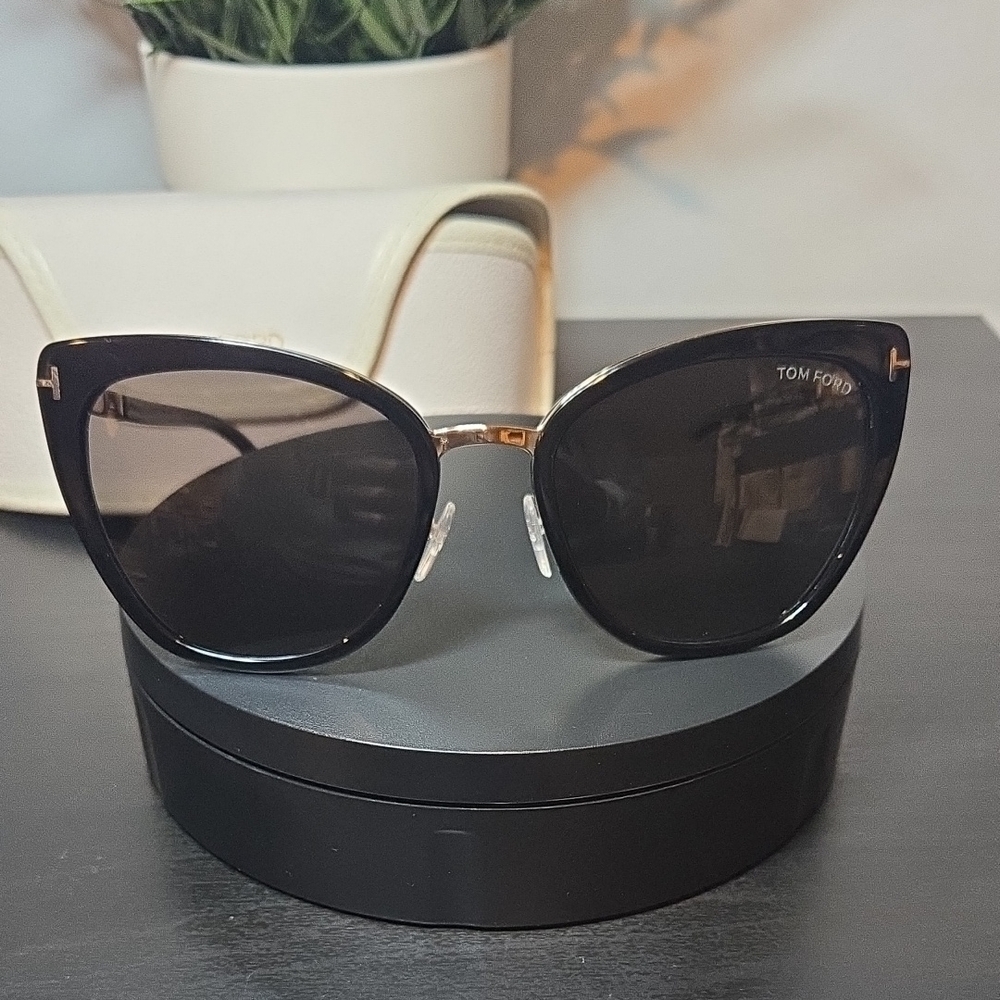 Tom Ford Glossy Black Cat-Eye Sunglasses